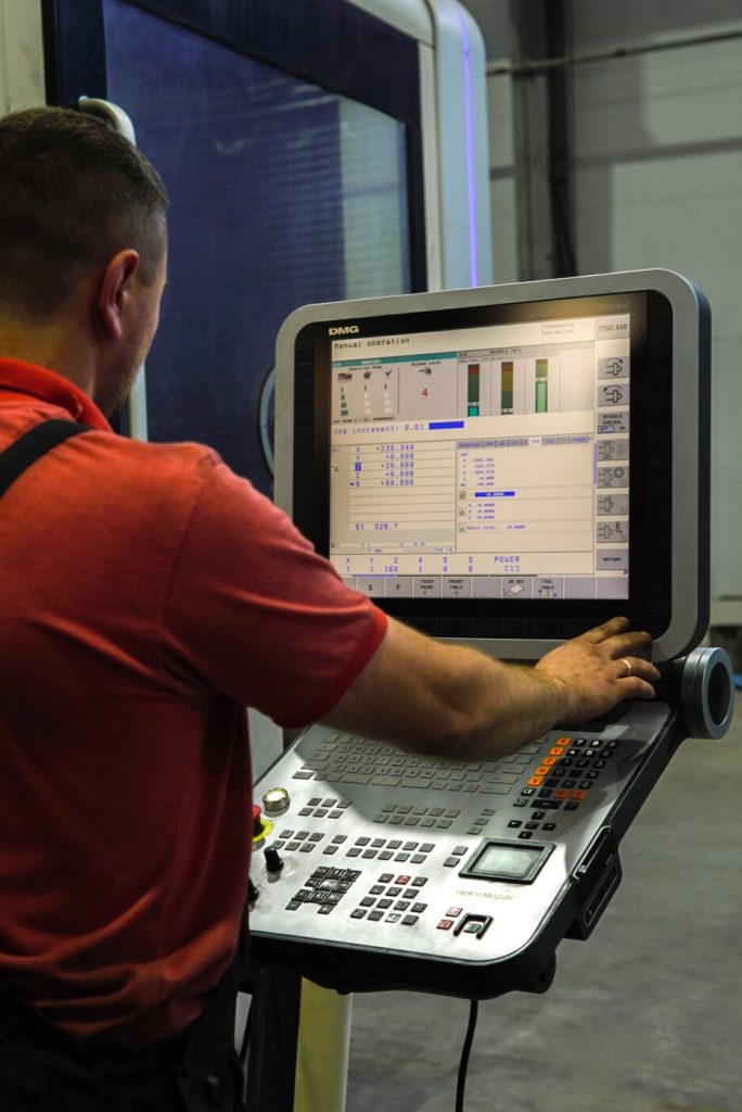 CNC-Bearbeitung an DMG-Zentrum